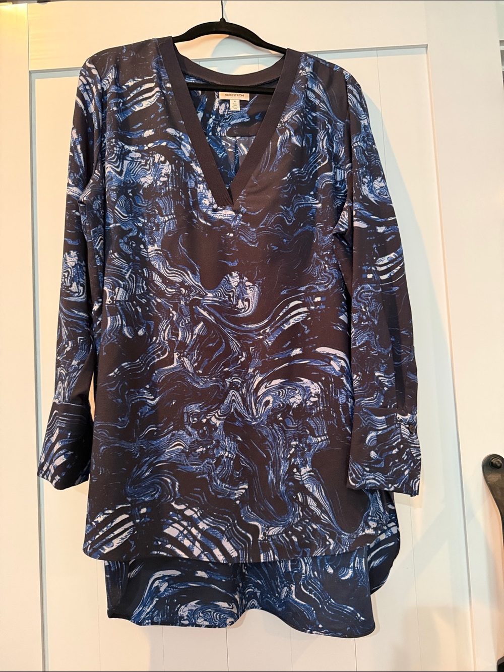 Nordstrom Navy and Light Blue V-Neck Long Sleeve Tunic